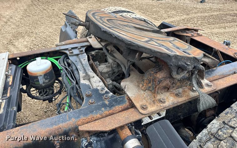 image for item DV4155 2014 Freightliner Cascadia semi truck