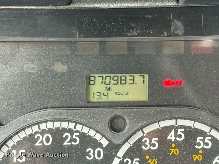 image for item DV4155 2014 Freightliner Cascadia semi truck