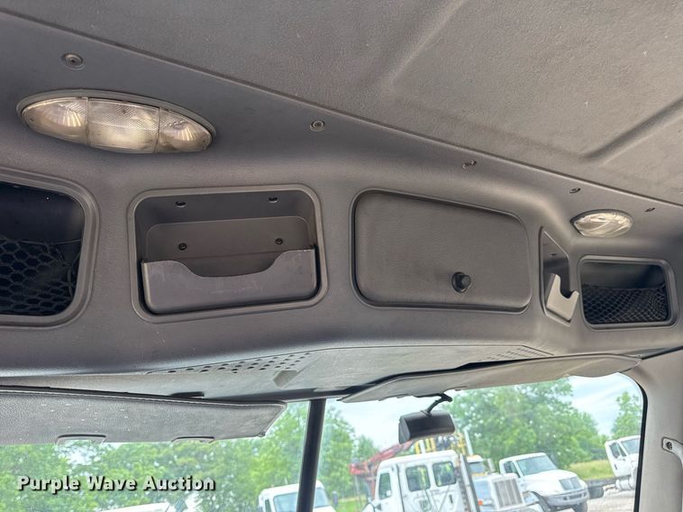 image for item DV4155 2014 Freightliner Cascadia semi truck