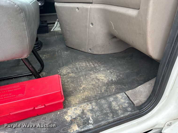 image for item DV4155 2014 Freightliner Cascadia semi truck