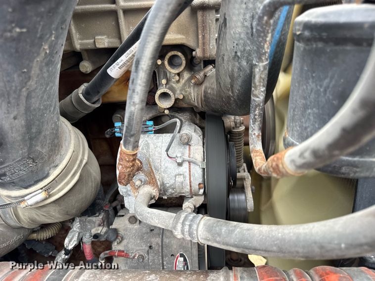 image for item DV4155 2014 Freightliner Cascadia semi truck