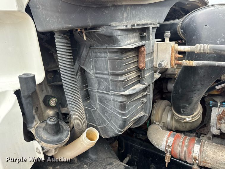 image for item DV4155 2014 Freightliner Cascadia semi truck