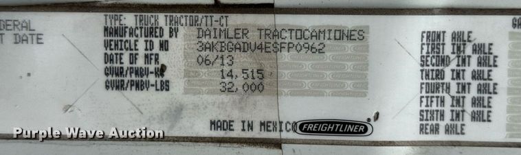 image for item DV4155 2014 Freightliner Cascadia semi truck