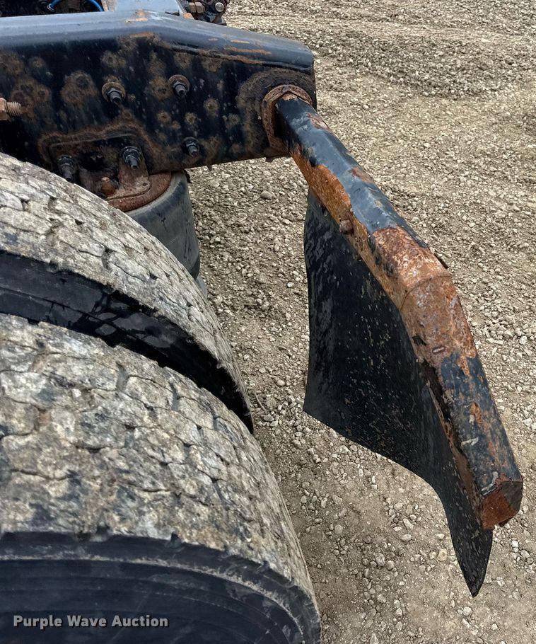 image for item DV4156 2016 Freightliner Cascadia semi truck