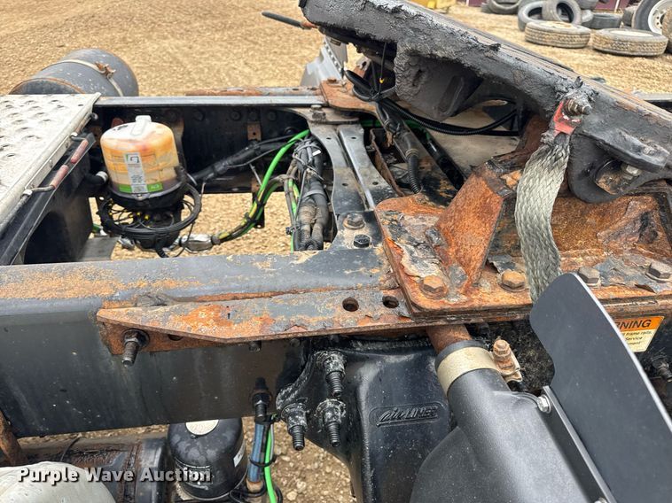 image for item DV4156 2016 Freightliner Cascadia semi truck