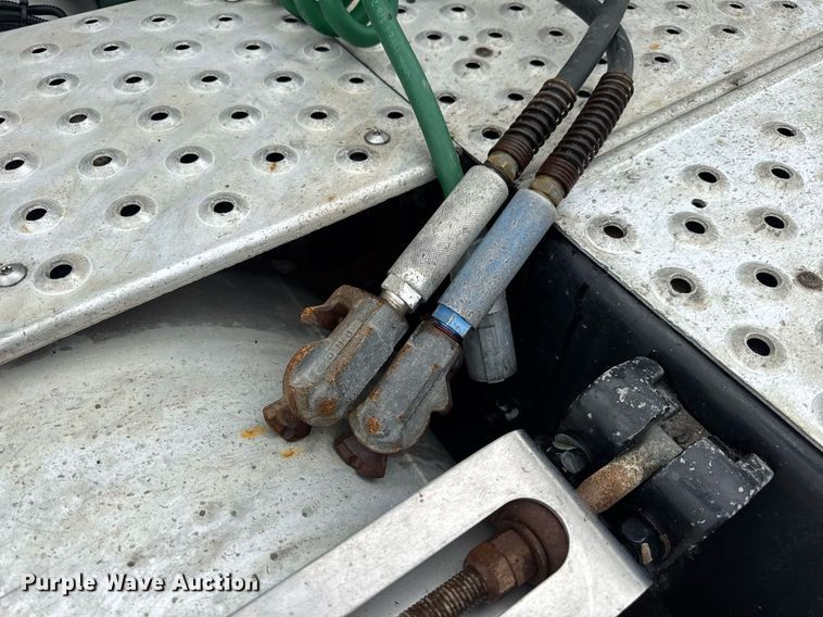 image for item DV4156 2016 Freightliner Cascadia semi truck