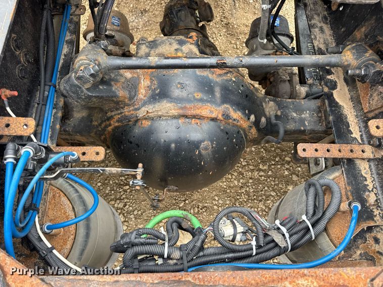 image for item DV4156 2016 Freightliner Cascadia semi truck