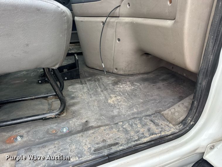 image for item DV4156 2016 Freightliner Cascadia semi truck