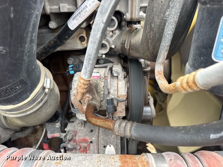 image for item DV4156 2016 Freightliner Cascadia semi truck