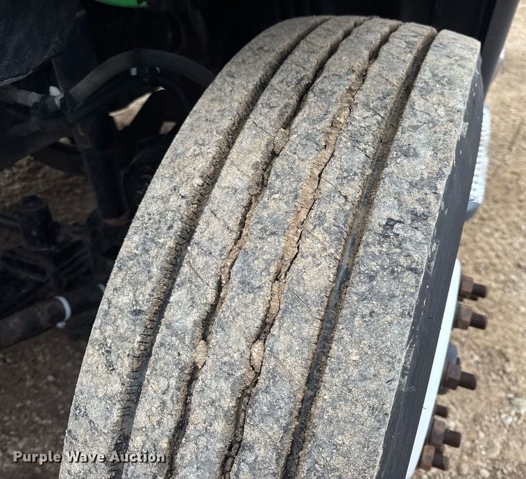 image for item DV4156 2016 Freightliner Cascadia semi truck