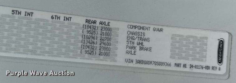 image for item DV4156 2016 Freightliner Cascadia semi truck