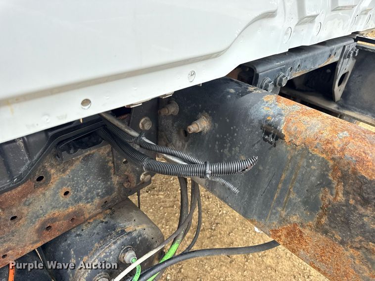 image for item DV4157 2007 International 4400 truck cab and chassis