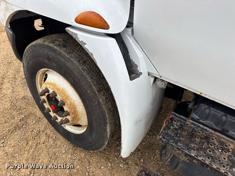 image for item DV4157 2007 International 4400 truck cab and chassis