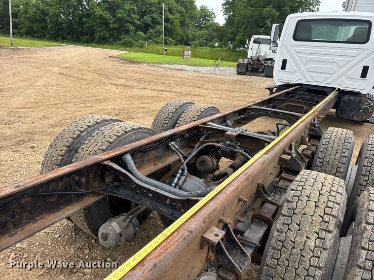 image for item DV4157 2007 International 4400 truck cab and chassis