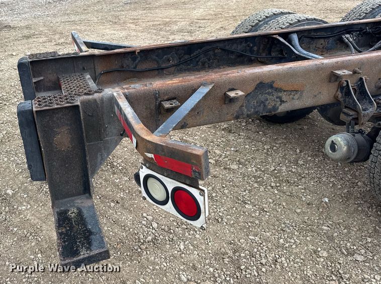 image for item DV4157 2007 International 4400 truck cab and chassis