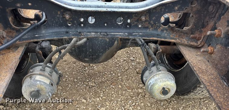 image for item DV4157 2007 International 4400 truck cab and chassis