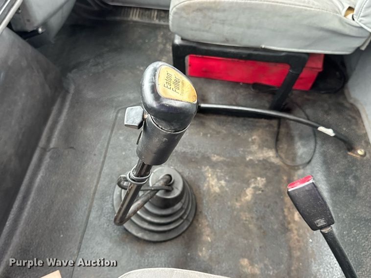 image for item DV4157 2007 International 4400 truck cab and chassis