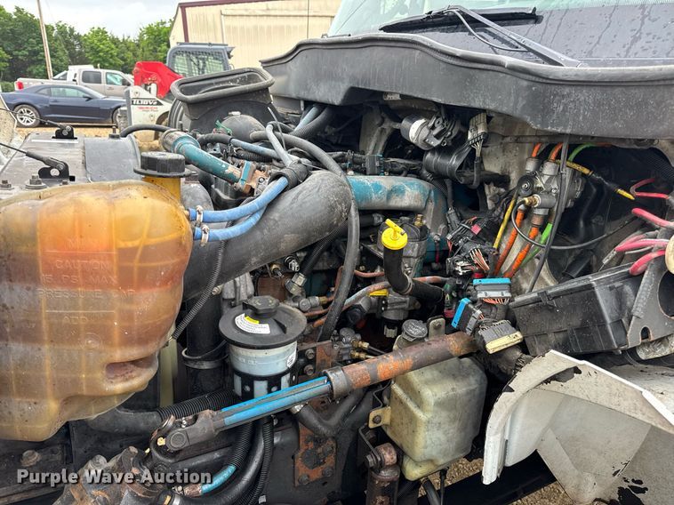 image for item DV4157 2007 International 4400 truck cab and chassis