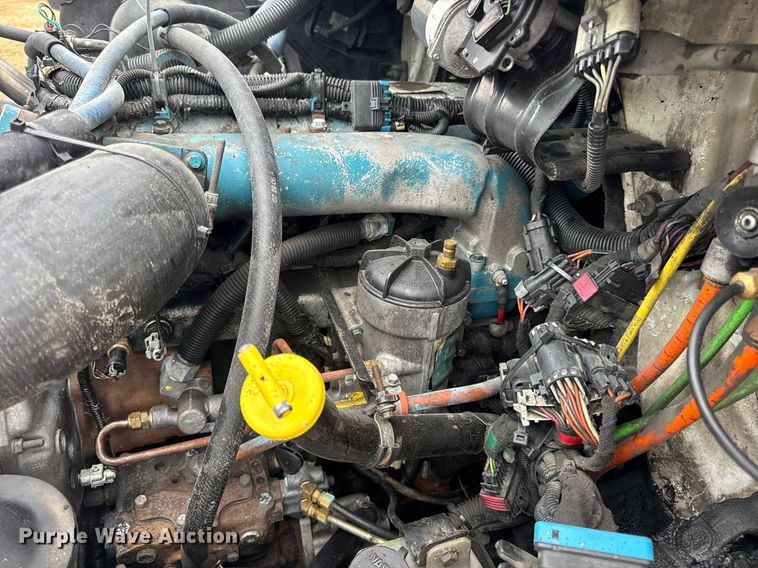 image for item DV4157 2007 International 4400 truck cab and chassis