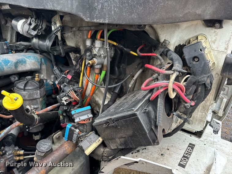 image for item DV4157 2007 International 4400 truck cab and chassis