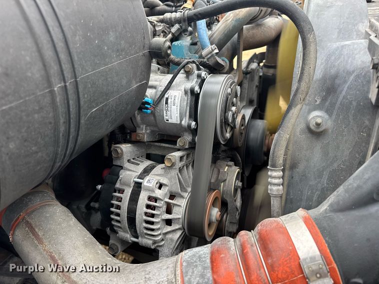 image for item DV4157 2007 International 4400 truck cab and chassis