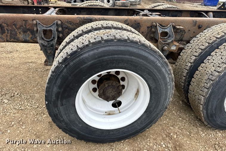 image for item DV4157 2007 International 4400 truck cab and chassis