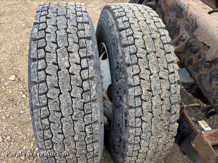 image for item DV4157 2007 International 4400 truck cab and chassis