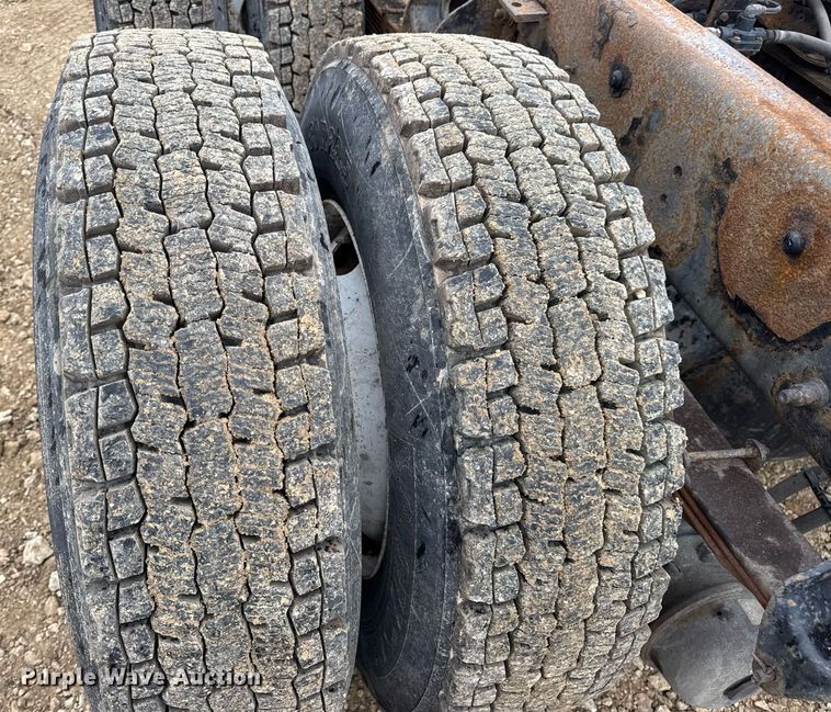 image for item DV4157 2007 International 4400 truck cab and chassis