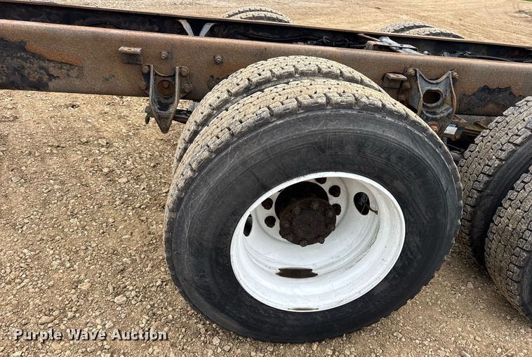 image for item DV4157 2007 International 4400 truck cab and chassis