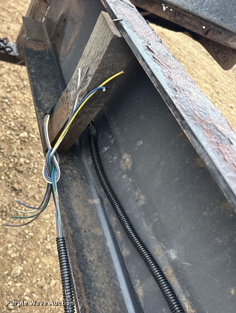 image for item DV4158 2007 International 4300 truck cab and chassis