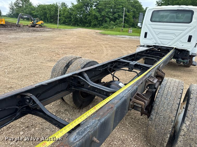 image for item DV4158 2007 International 4300 truck cab and chassis