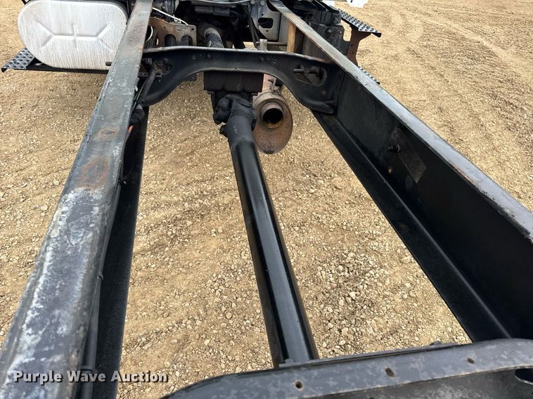 image for item DV4158 2007 International 4300 truck cab and chassis