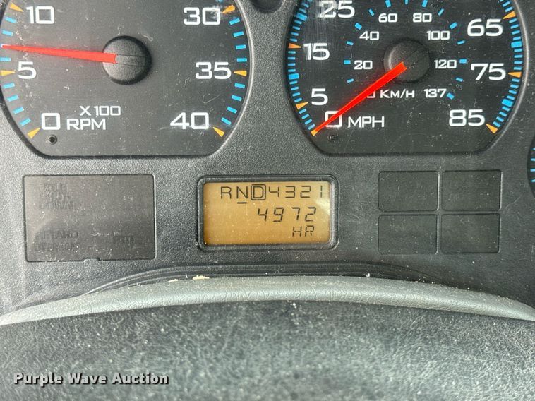 image for item DV4158 2007 International 4300 truck cab and chassis