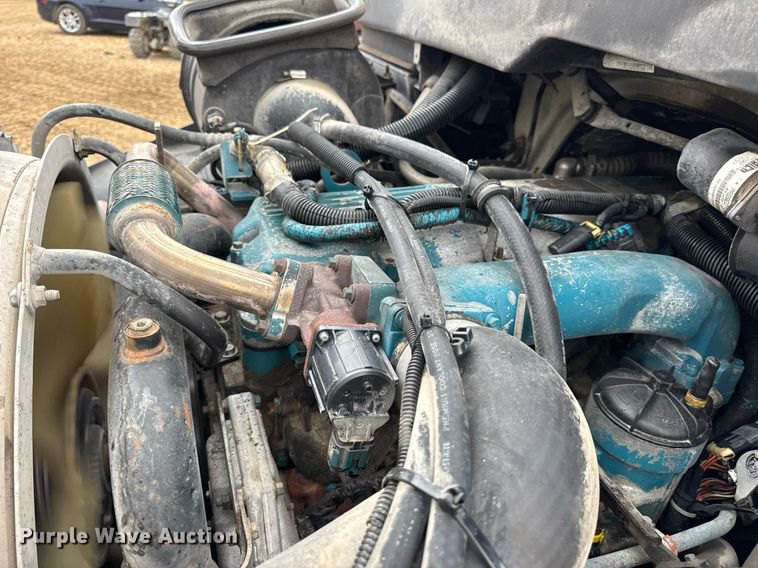 image for item DV4158 2007 International 4300 truck cab and chassis