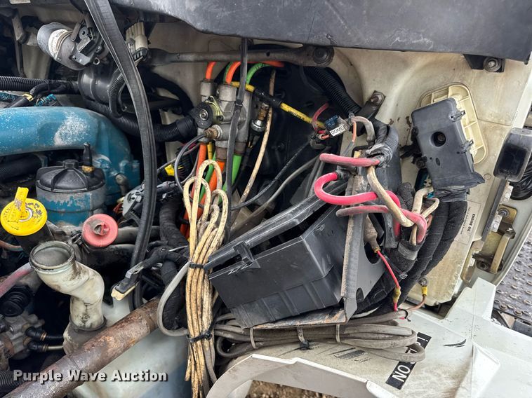 image for item DV4158 2007 International 4300 truck cab and chassis