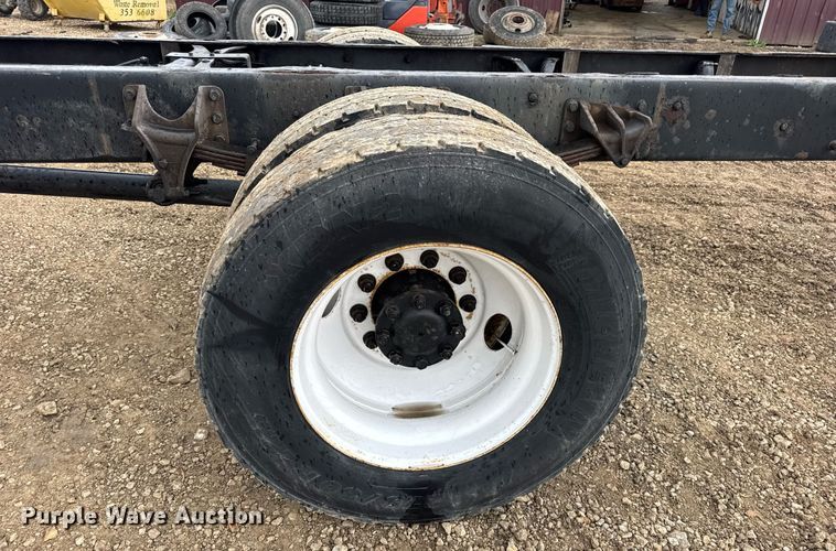 image for item DV4158 2007 International 4300 truck cab and chassis