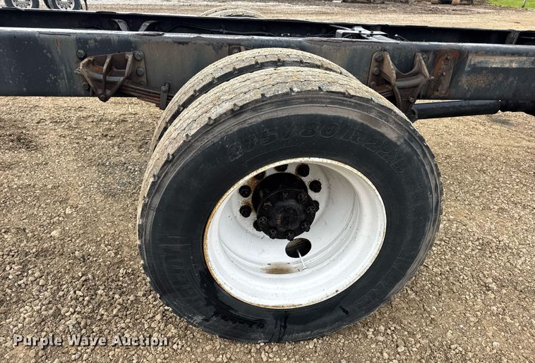 image for item DV4158 2007 International 4300 truck cab and chassis