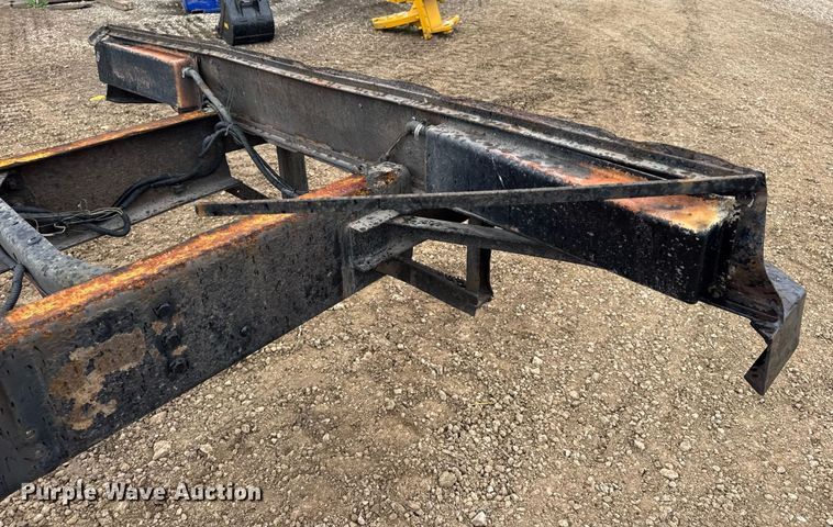 image for item DV4159 2011 International 4400 truck cab and chassis