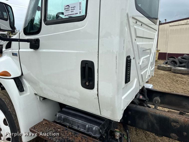 image for item DV4159 2011 International 4400 truck cab and chassis