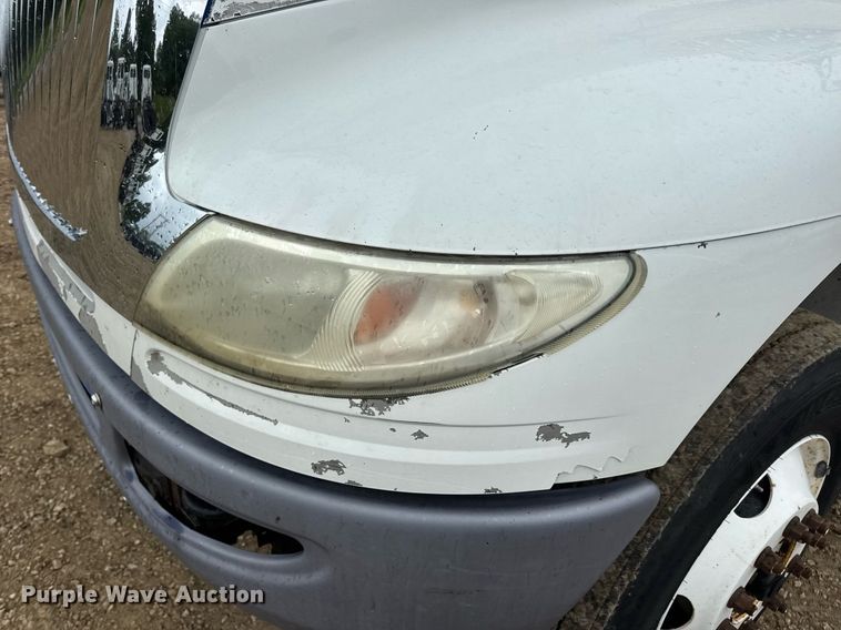 image for item DV4159 2011 International 4400 truck cab and chassis