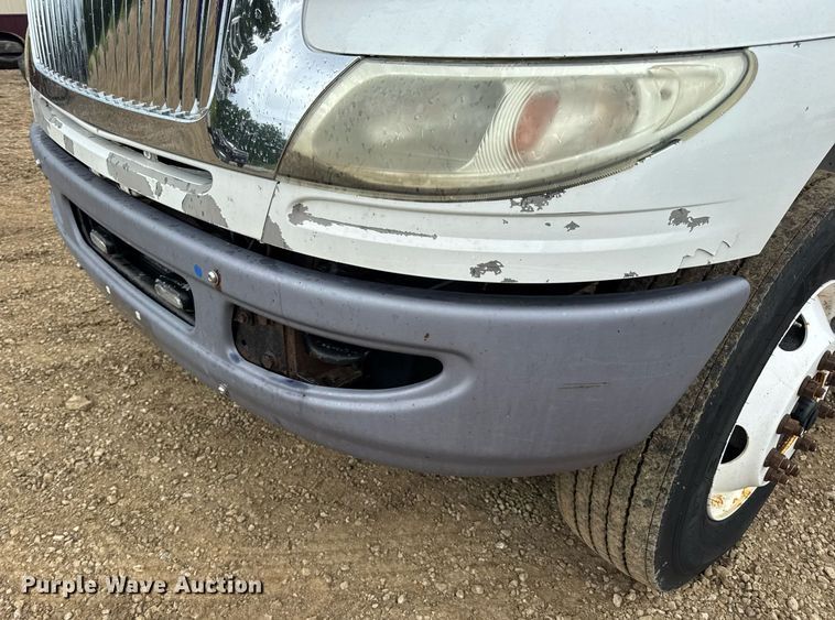 image for item DV4159 2011 International 4400 truck cab and chassis