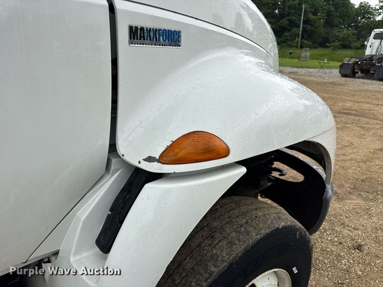 image for item DV4159 2011 International 4400 truck cab and chassis