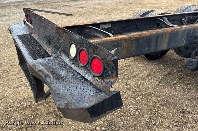 image for item DV4159 2011 International 4400 truck cab and chassis