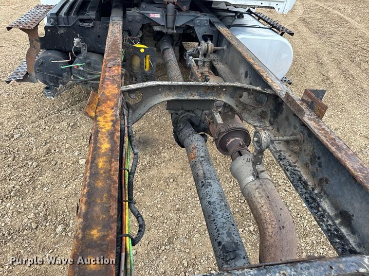 image for item DV4159 2011 International 4400 truck cab and chassis