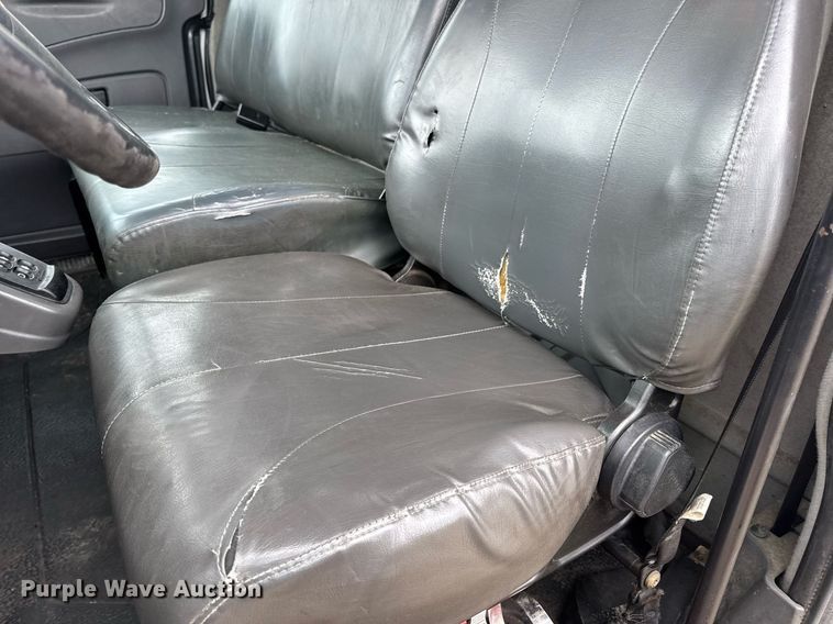 image for item DV4159 2011 International 4400 truck cab and chassis