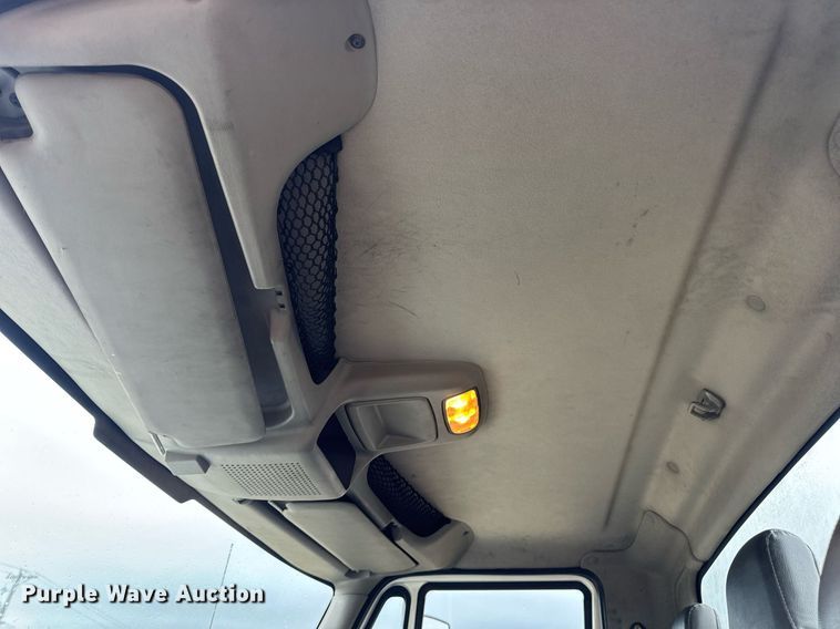 image for item DV4159 2011 International 4400 truck cab and chassis