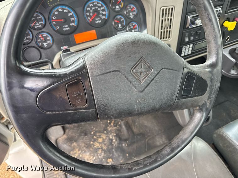 image for item DV4159 2011 International 4400 truck cab and chassis