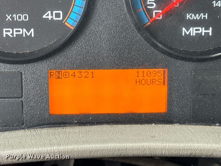 image for item DV4159 2011 International 4400 truck cab and chassis