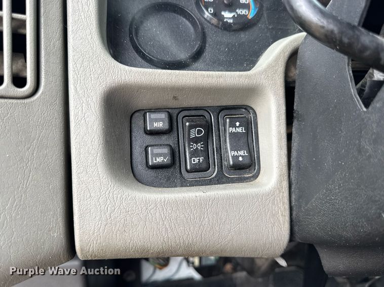 image for item DV4159 2011 International 4400 truck cab and chassis