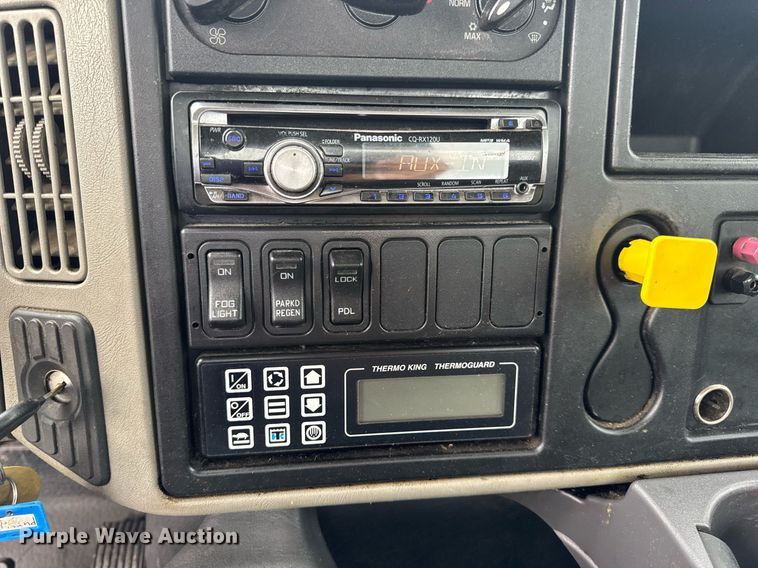 image for item DV4159 2011 International 4400 truck cab and chassis